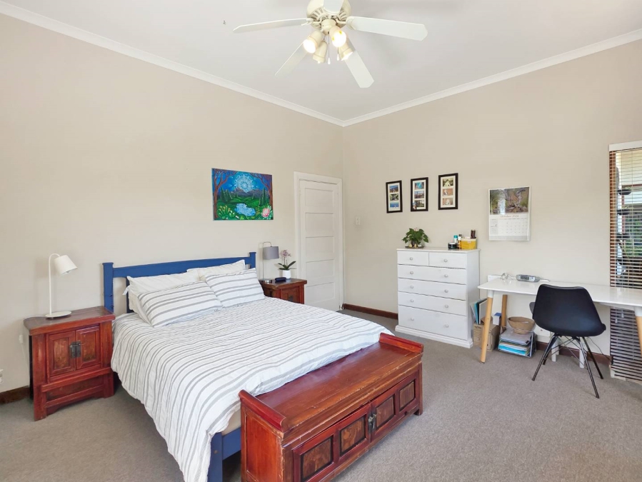 2 Bedroom Property for Sale in Vredehoek Western Cape